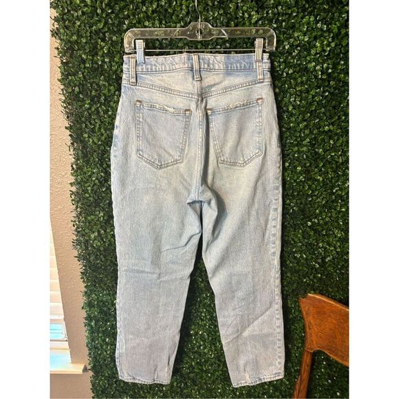 Abercrombie and Fitch Blue The 90s Ultra High Rise Straight Jeans Sz 6/28 Short - Picture 2 of 4